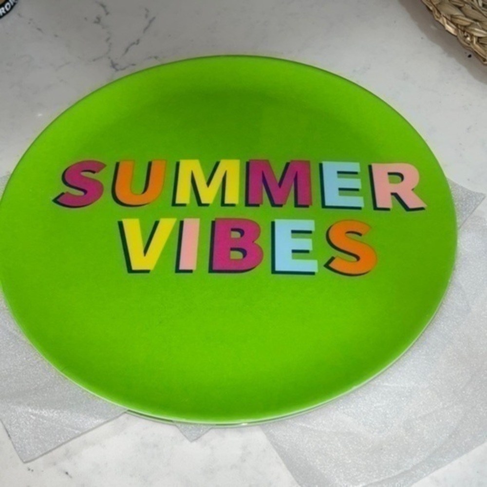 Smart living dinner plates . 4 plates included. Perfect for summer dining . NWT